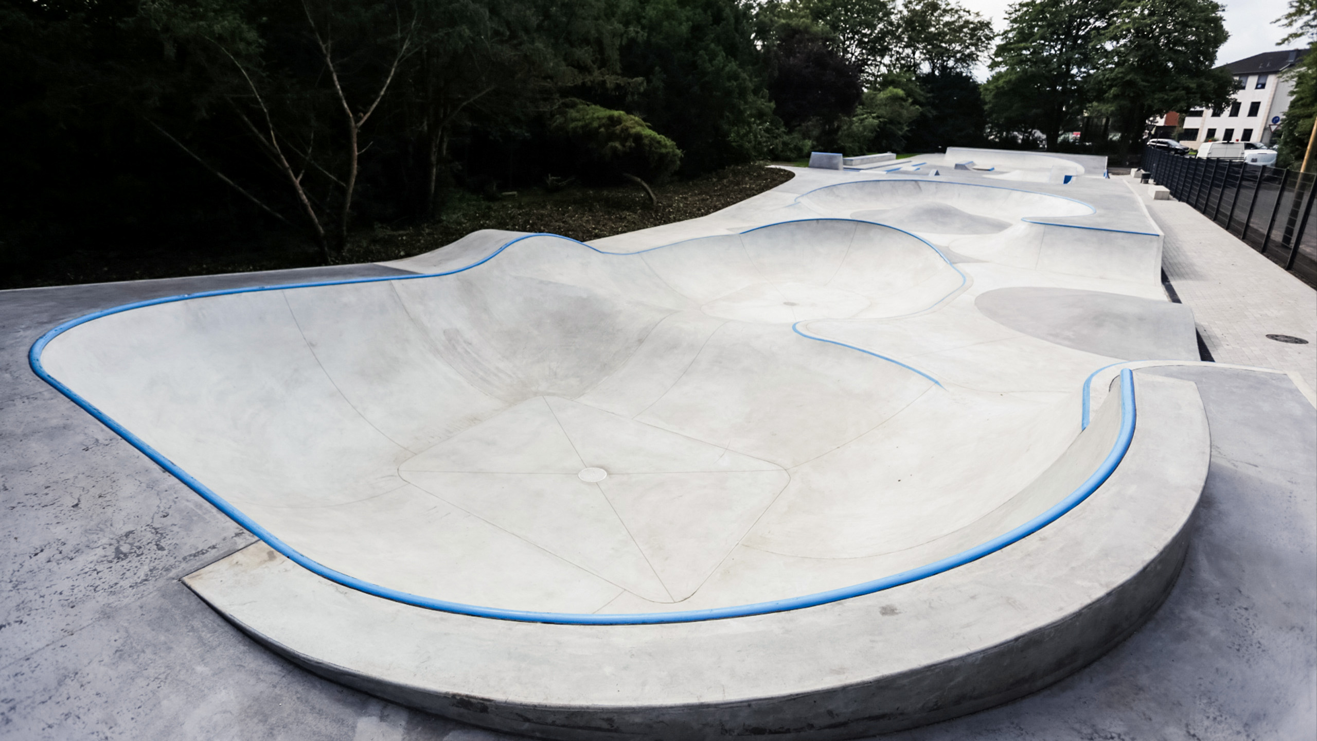 Skatepark_Hoehenberg_Koeln_LNDSKT_Overview_02