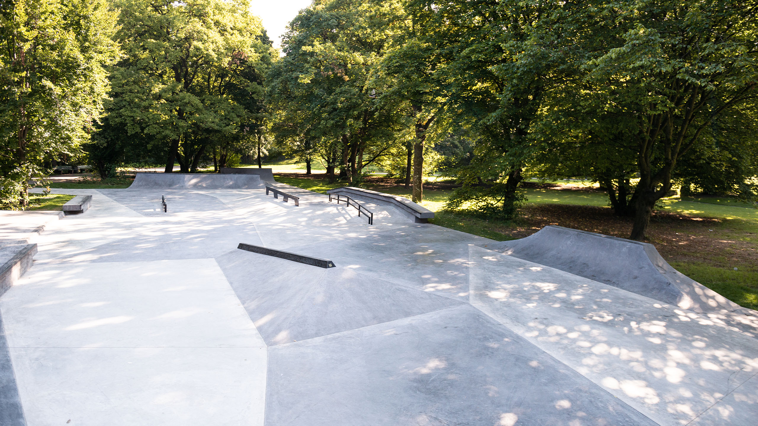Hirschgarten-Skatepark-Muenchen_LNDSKT_Overview_01